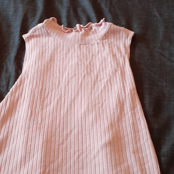 Sleveless soft summer shirt - Picture 2 of 3